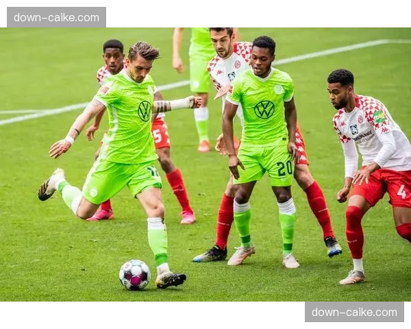 德甲老字号排队降级：沃尔夫斯堡、不莱梅、汉堡和门兴扎堆下半区